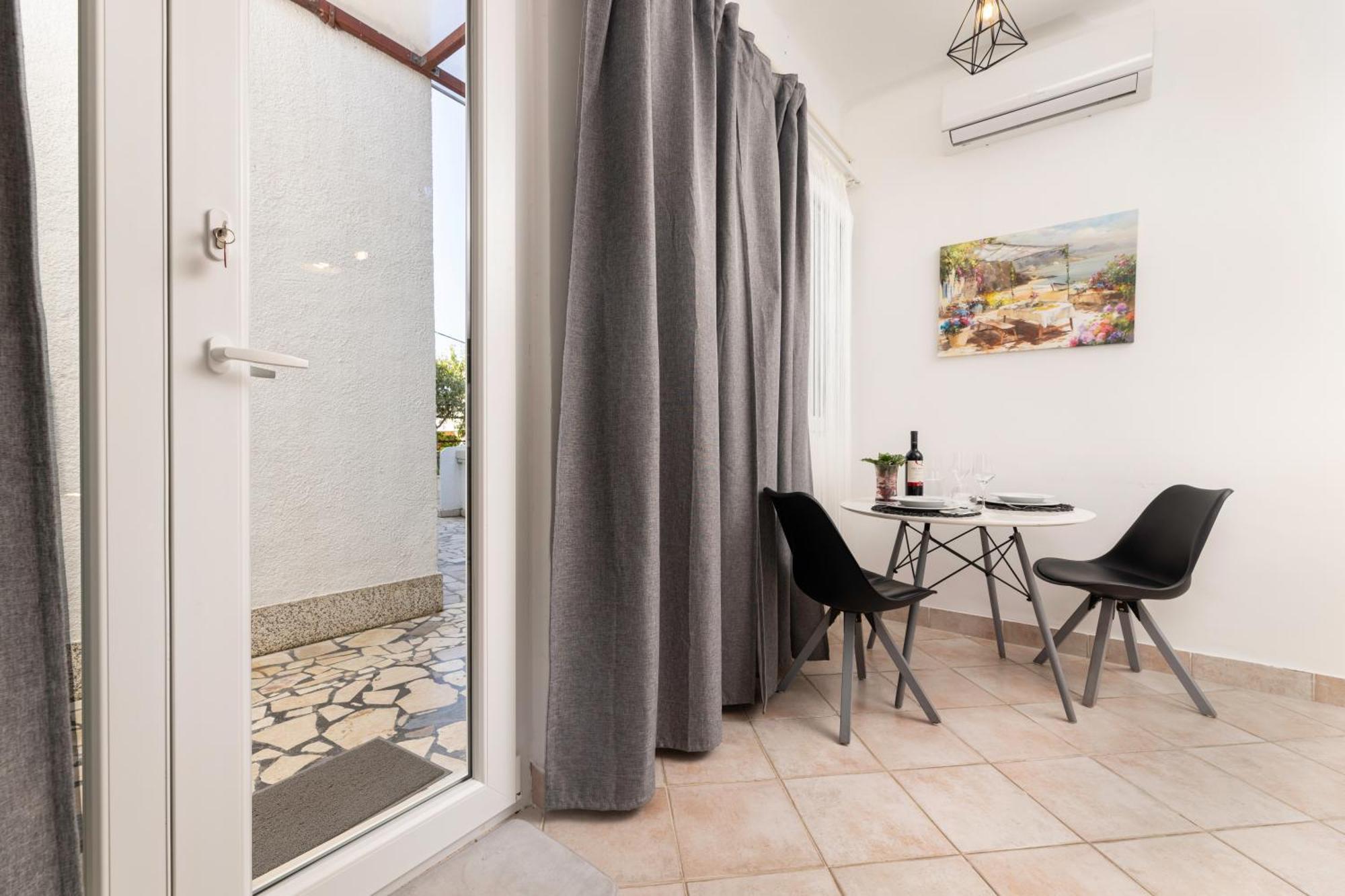 Apartments Lacrima Šilo 外观 照片
