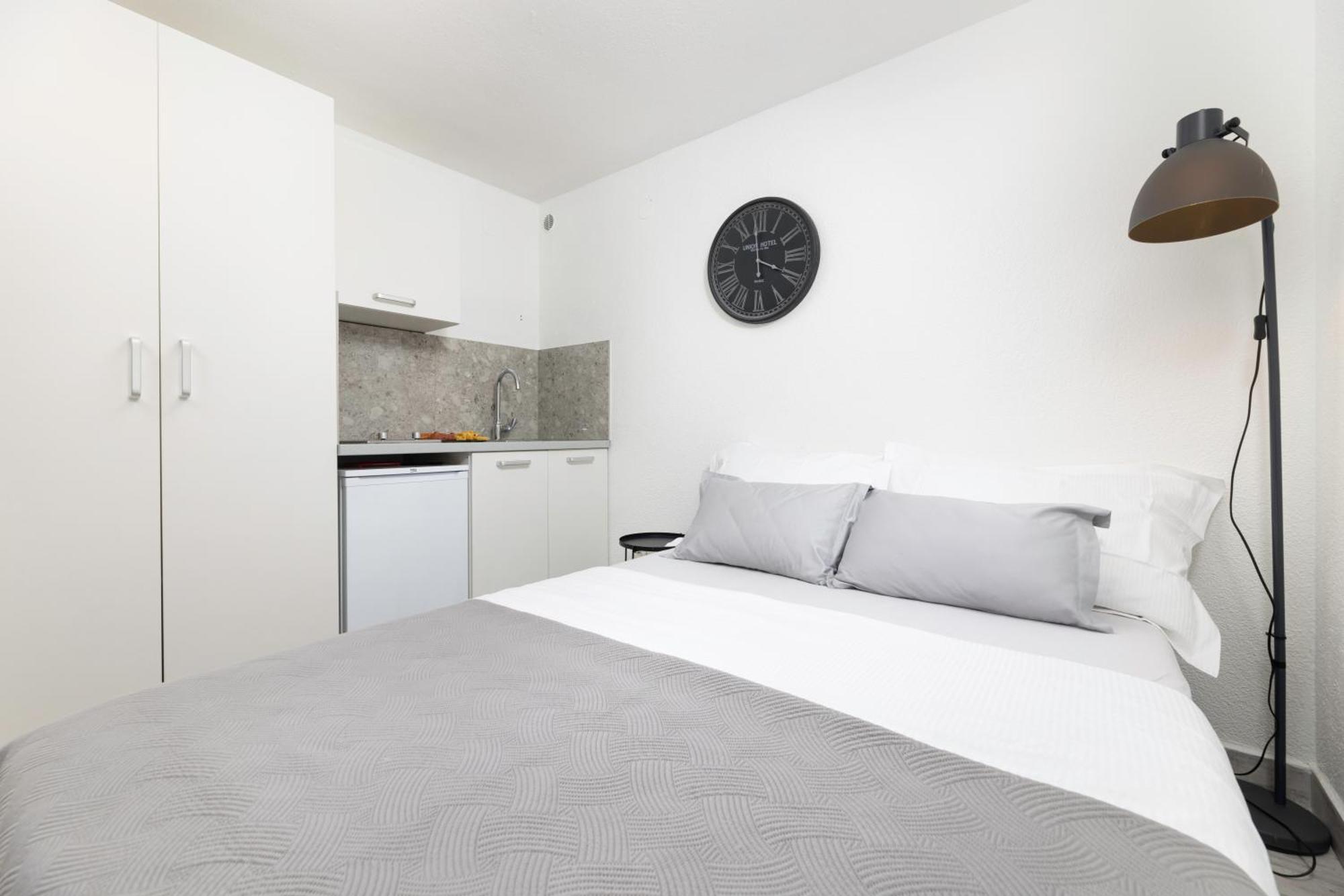 Apartments Lacrima Šilo 外观 照片
