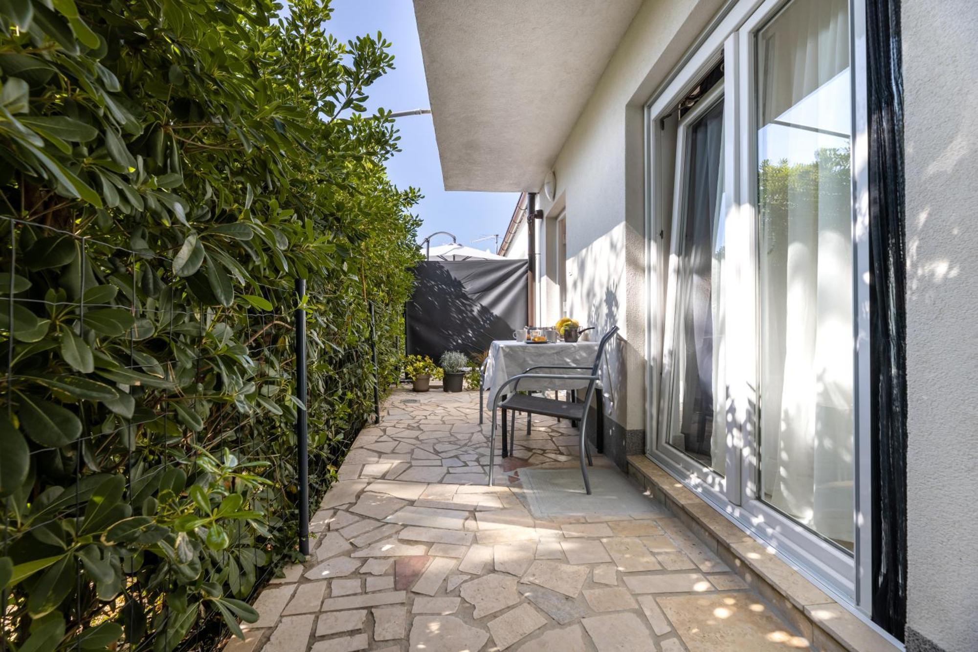 Apartments Lacrima Šilo 外观 照片