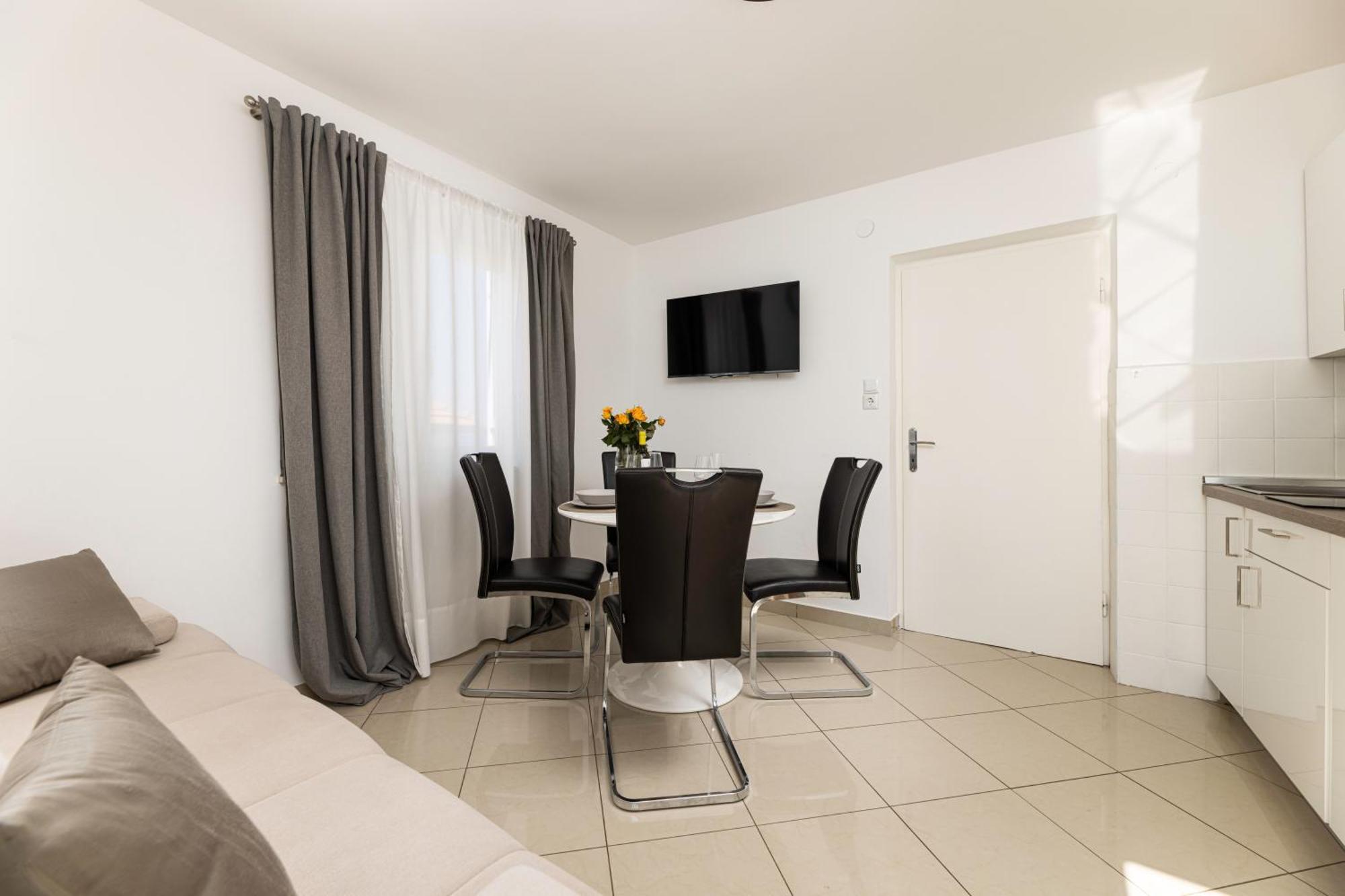 Apartments Lacrima Šilo 外观 照片