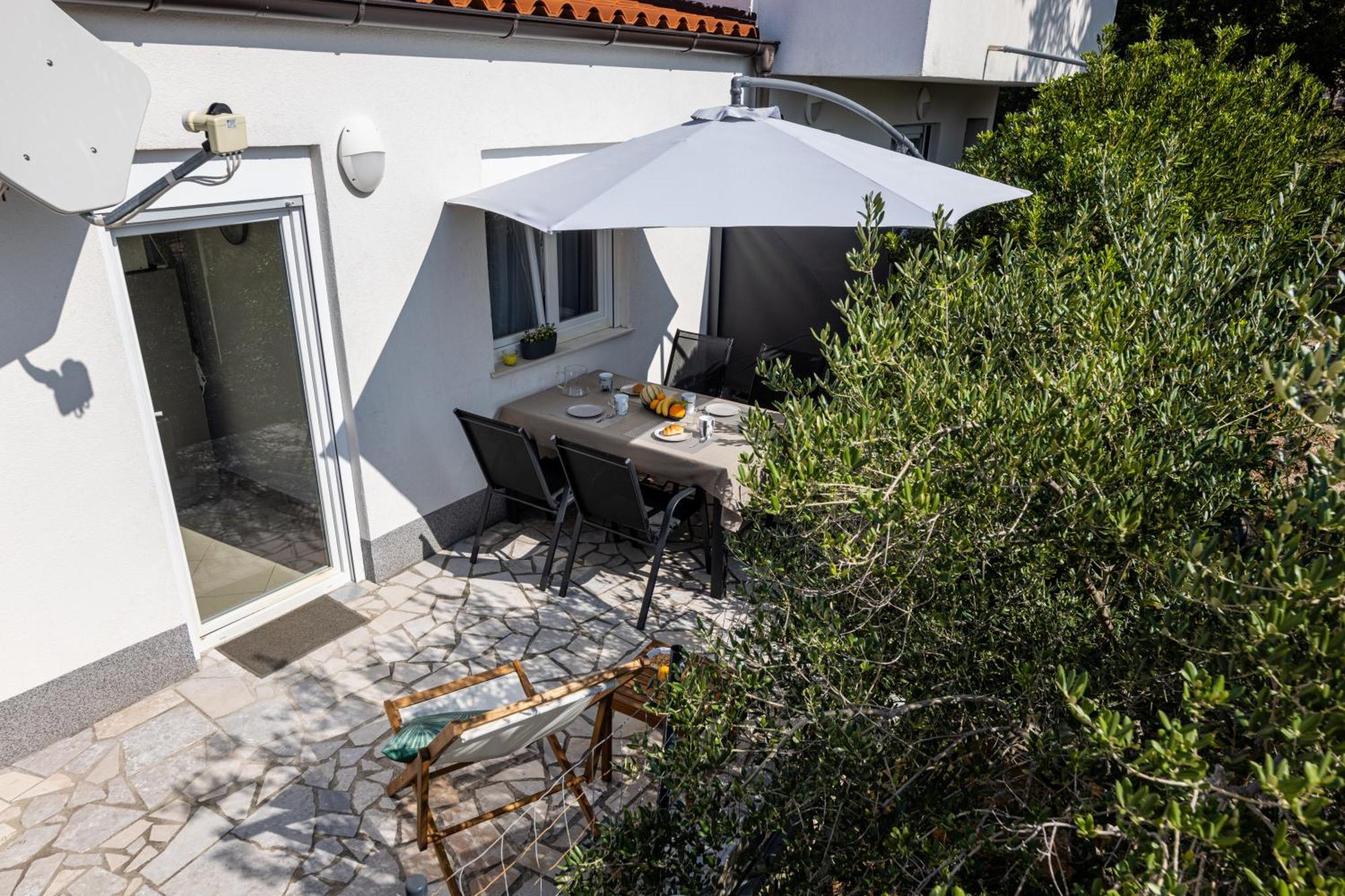 Apartments Lacrima Šilo 外观 照片